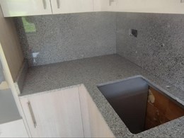  Encimera y chapeado de granito Pedras Salgadas