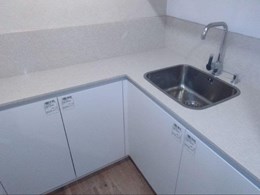 Encimera y chapeado en Silestone Blanco City