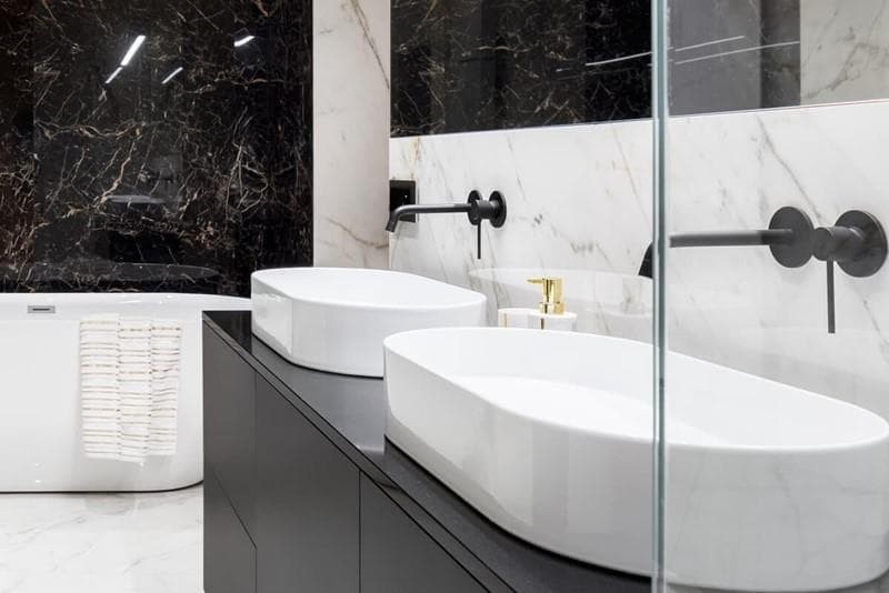 La elección del revestimiento perfecto para las paredes y suelos de nuestro baño